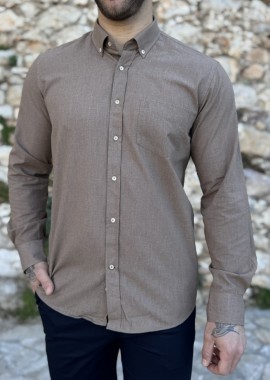 Ανδρικό καφέ βαμβακερό πουκάμισο με τσέπη 480K
