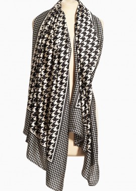 ΜΑΥΡΟΑΣΠΡΗ ΕΣΑΡΠΑ ΜΕ ΜΕΤΑΞΩΤΗ ΥΦΗ ΣΕ ΣΧΕΔΙΟ ΠΙΕ ΝΤΕ ΠΟΥΛ