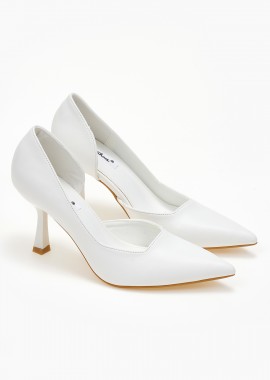 Μυτερές γόβες με λεπτό τακούνι και άνοιγμα στο πλάι - Λευκό