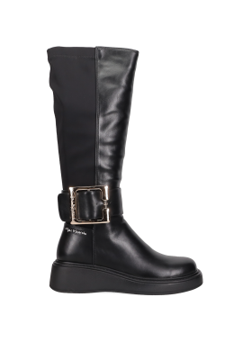 Μαύρη μπότα