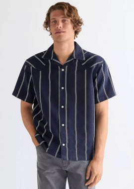 Wrangler® ανδρικό κοντομάνικο πουκάμισο με ριγέ σχέδιο Relaxed Fit - 112378102 Μπλε Σκούρο