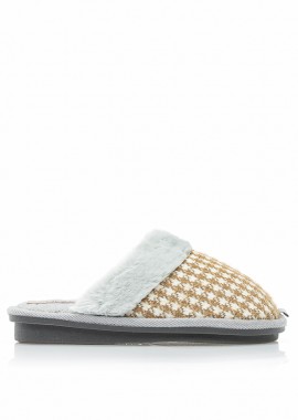 Παντόφλες καφέ υφασμάτινες με γουνάκι και γυαλιστερές κλωστές ΚΑΦΕ