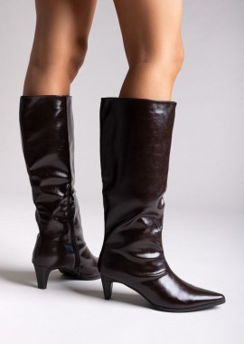 Ideal shoes - Ideal shoes Pointed Crinkled Patent Boots with Kitten Heel - 6388 - Brown Crinkled Patent