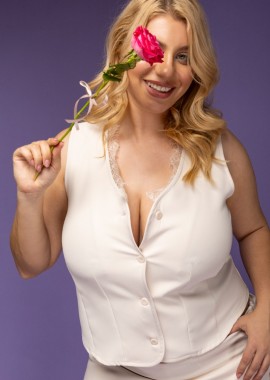 - Γιλέκο με δαντέλα σε άμμος χρώμα plus size