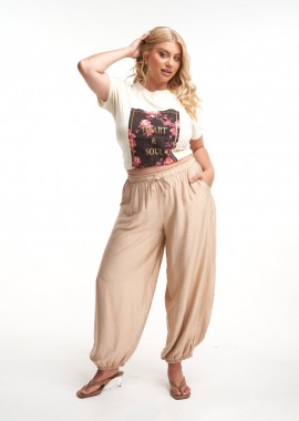 - Παντελόνα ballon με τσέπες σε μπεζ χρώμα plus size