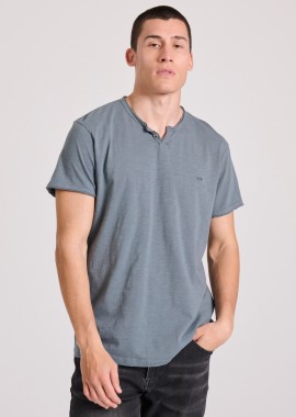 FUNKY BUDDHA - T-shirt με λαιμό henley και raw cuts - The essentials